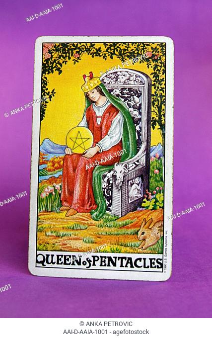 Tarot Cards, Queen of Pentacles
