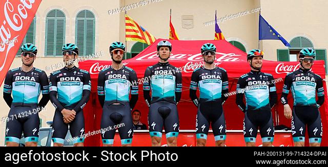 30 January 2020, Spain, Ses Salines: Cycling Mallorca Challenge, 1st stage of Trofeo Ses Salines - Felanitx. The riders from Team Bora-hansgrohe with Pascal...