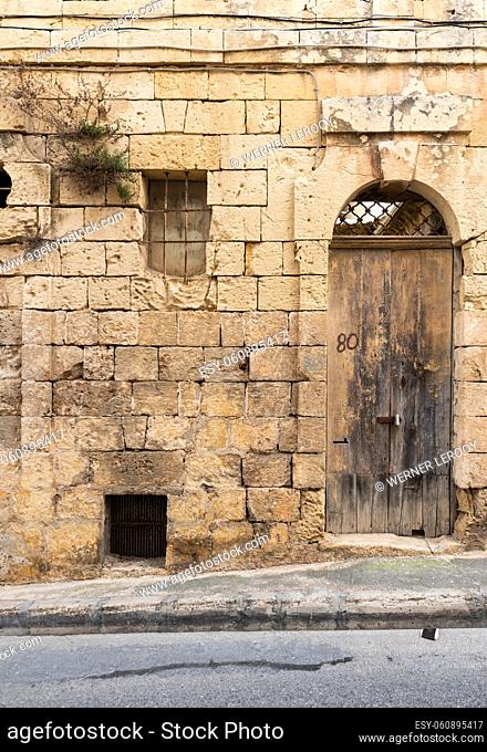 Rabat, Malta: Historical worn facade and doorway