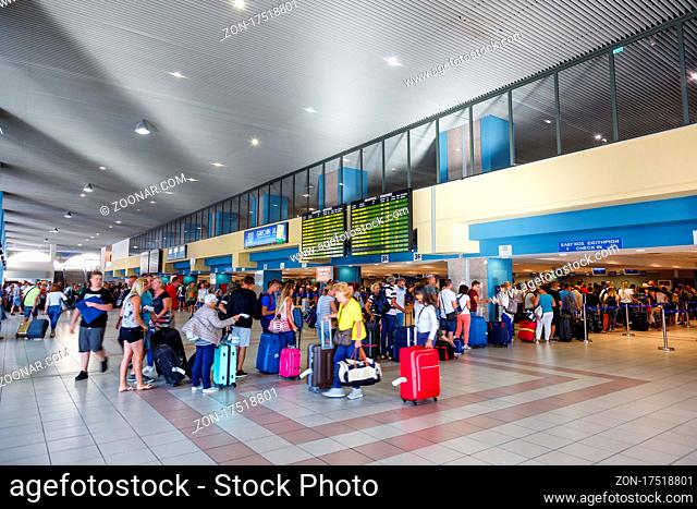 Rhodos, Griechenland - 14. September 2018: Terminal Flughafen Rhodos (RHO) in Griechenland