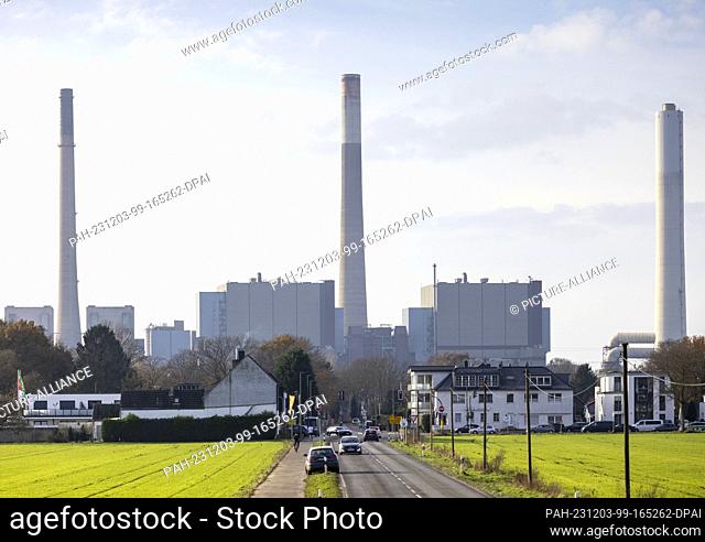 03 December 2023, North Rhine-Westphalia, Voerde: View of the RWE coal-fired power plant, which was shut down in 2017, without the 165-metre-high cooling tower...