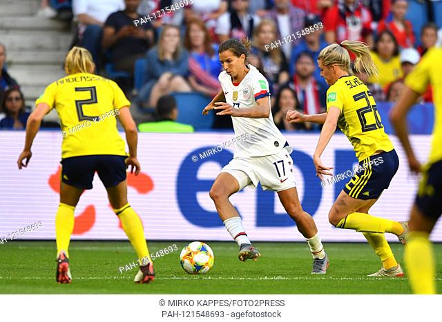 Jonna Andersson (Sweden) (2) is expecting Tobin Heath (USA) (17), 20.06.2019, Le Havre (France), Football, FIFA Women's World Cup 2019, Sweden - USA