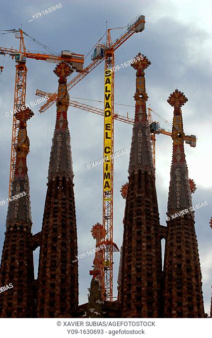 Greenpeace protest at the Sagrada Familia, Action against climate change, as a UN conference  Barcelona, Spain