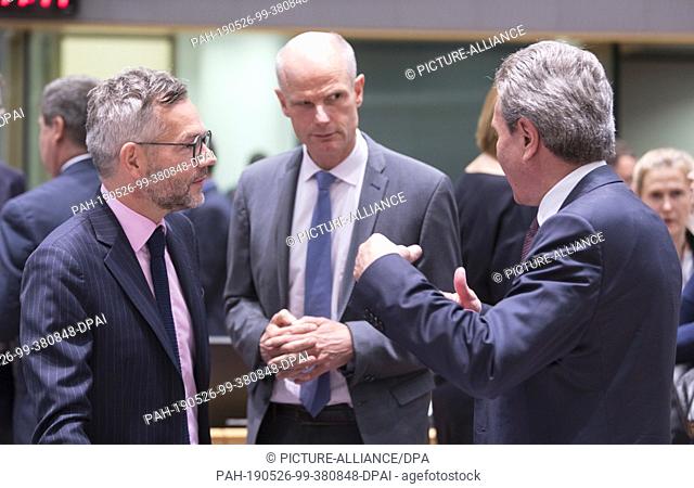 21 May 2019, Belgium, Brüssel: 21.05.2019, Belgium, Brussels: The German Minister of State for Europe, Michael Roth (L), will speak with Dutch Foreign Minister...