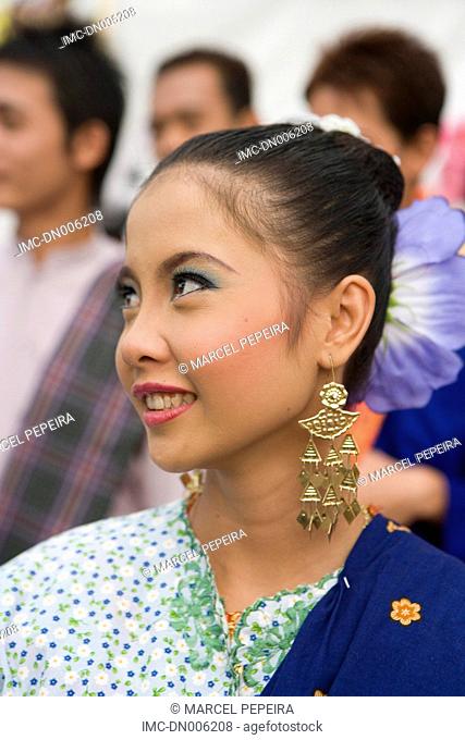 Malaysia, Kuala Lumpur, yearly festival colors, dancers