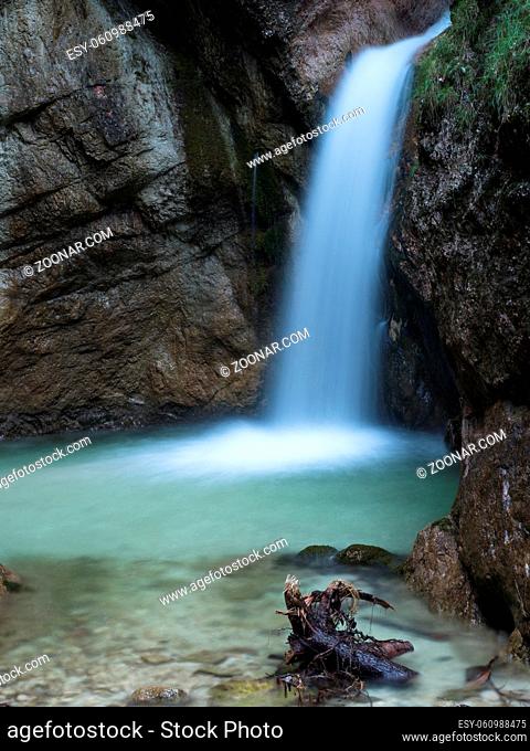 Wasserfall des Almbaches in der Almbachklamm
