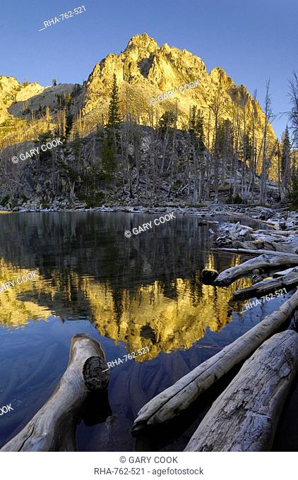 Dawn over Sawtooth Lake, Sawtooth Mountains, Sawtooth Wilderness, Sawtooth National Recreation Area, Rocky Mountains, Idaho, United States of America