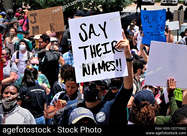 Several thousand angry protestors surrounded Austin Police Headquarters and shut down Interstate Highway 35 on 05/30/2020