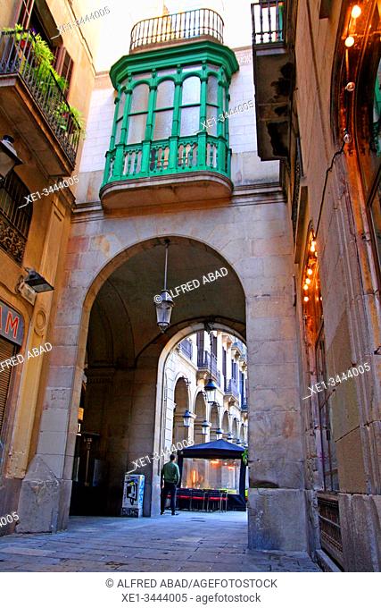 Passage with arcades and green gallery, Plaza Real, Gothic quarter, Barcelona, ??Catalonia, Spain