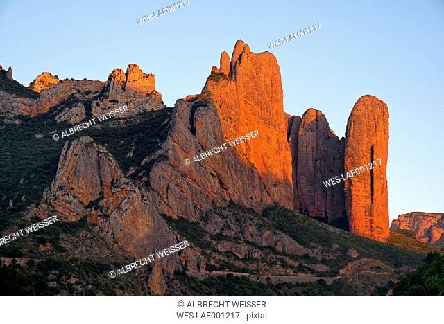 Spain, Aragon, Pyrenees, rock formation Riglos near Riglos