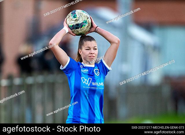 Lyndsey Van Belle (14) of Genk throw in during a female soccer game between KV Mechelen and KRC Genk Ladies on the 12th matchday of the 2023-2024 season of the...