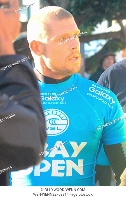 Australian pro surfer Mick Fanning was attacked by a shark measuring 4-5 metres in length at the finals of the J-Bay Samsung Galaxy Open today (19Jun15)