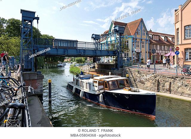Germany, Mecklenburg-Western Pomerania, 'Plau am See', on the Elde, lift bridge over the Elde