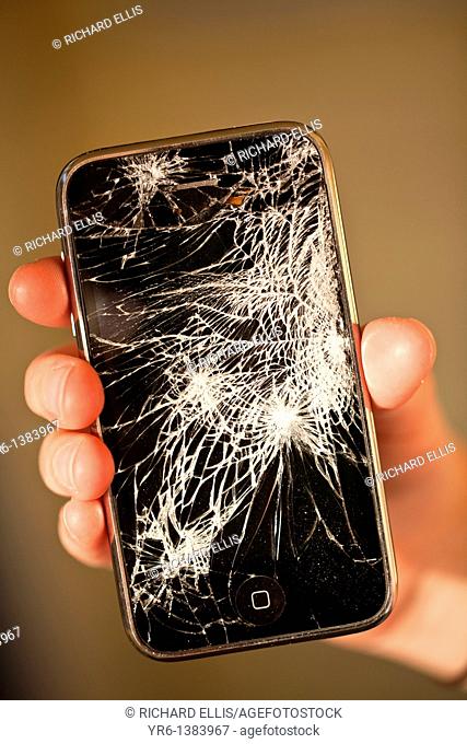 Screen of a broken iPhone 3gs