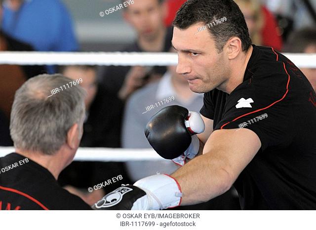 Press conference for the two opponents in the WBC Heavyweight championship bout on 21.3.09, Vitali Klitschko and Juan Carlo Gomez, Mercedes Center