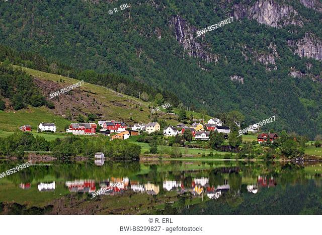 village Nesheim at lake Granvinvatnet, Norway, Nesheim