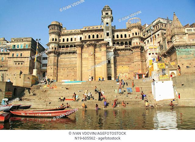 Varanasi (Benares, Benaras, Banaras), Hindu holy city on Ganges (Ganga), state Uttar Pradesh, India