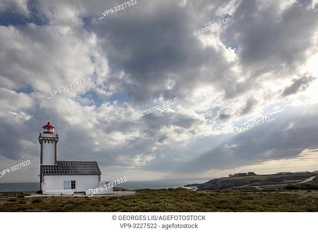 lighthouse and cloudy sky, Les Poulains, Pointe des Poulains, Belle Ile island, Atlantic Ocean, Morbihan, Bretagne, France