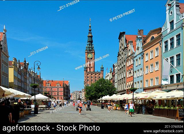 Old town of Gdansk with pedestrians in the Long market with view of the Town hall - Poland