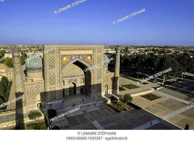 Uzbekistan, Silk Road, Samarkand, listed as World Heritage by UNESCO, Registan place, the Sher-dor Madrasah seen from the Minaret of the Ulugh Beg Madrasah