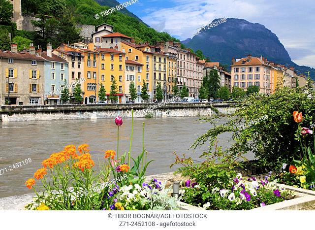 France, Rhône-Alpes, Grenoble, Quai Perrière, Isère River