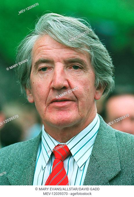 Dennis Skinner Labour politician A4 reproduction signed poster Choice of frame.