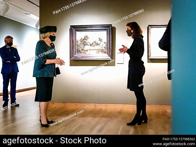 Princess Beatrix of The Netherlands at the Dordrechts Museum inDordrecht, on December, 08-12-2020, to visit the exhibition Deeply rooted