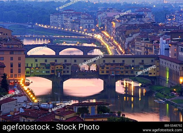 Florence, Ponte Vecchio at dusk, River Arno at dusk, Tuscany, Italy, Europe