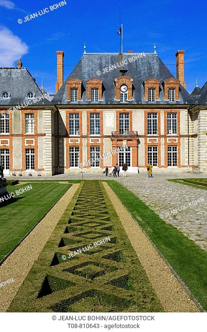France, Ile de France, yvelines:  Breteuil castle