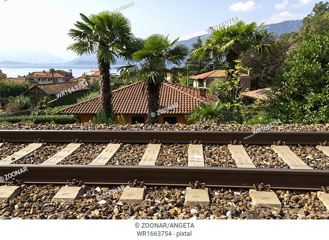 rail track along Caldè