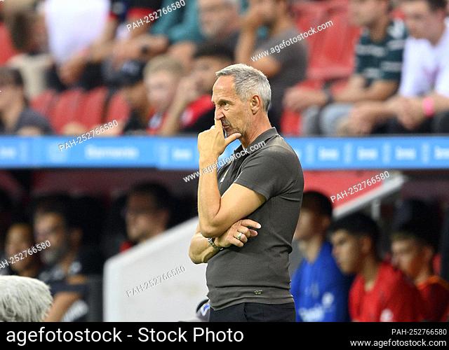 coach Adi HUETTER (HÃ-tter) (MG) disappointed, Soccer 1st Bundesliga, 2nd matchday, Bayer 04 Leverkusen (LEV) - Borussia Monchengladbach (MG) 4: 0, on August 21