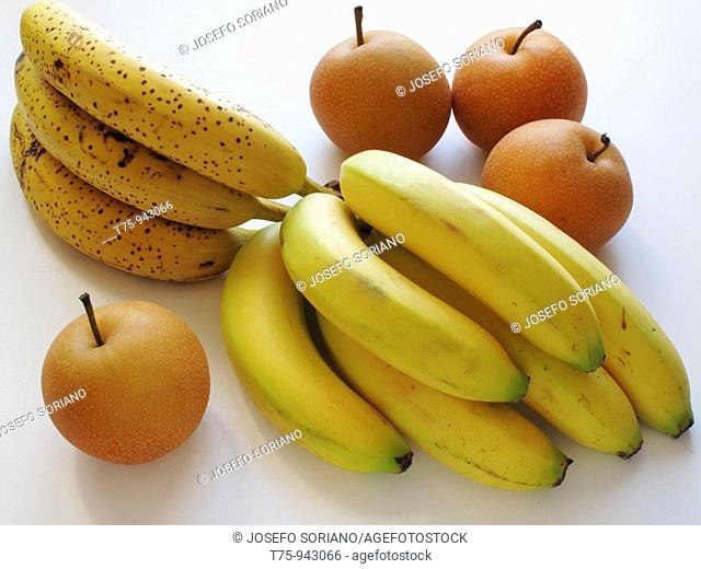 Banana and nashi pears