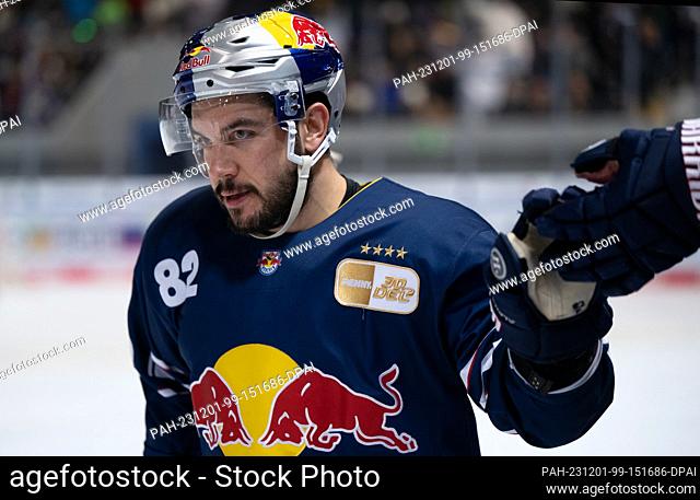01 December 2023, Bavaria, Munich: Ice Hockey: DEL, EHC Red Bull Munich - Pinguins Bremerhaven, Main Round, Matchday 23 at the Olympic Ice Sports Center