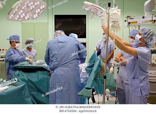 Surgical intervention at birth in the hospital, Caesarean section, Czech Republic