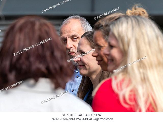 07 May 2019, Saxony, Dresden: The members of the core team of the Saxon Left Party in the state elections, Marika Tändler-Walenta (l-r), Rico Gebhardt