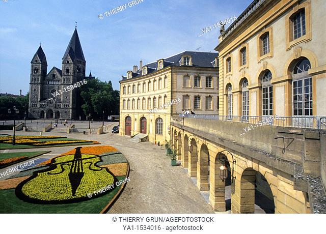 Temple Neuf church and Opera-theater buildings, Place de la comedie (Comedy's place), Metz, Moselle, Lorraine region , France