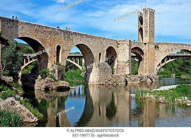 Fluvia river, medieval fortified bridge, Besalu, Catalonia, Spain