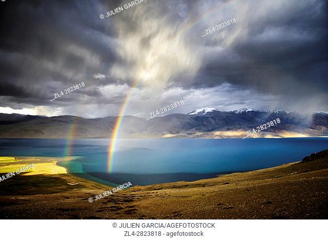 India, Jammu and Kashmir State, Himalaya, Ladakh, high-altitude plateau of Changthang (Changtang), rainbow and Tso Moriri lake (4530m)