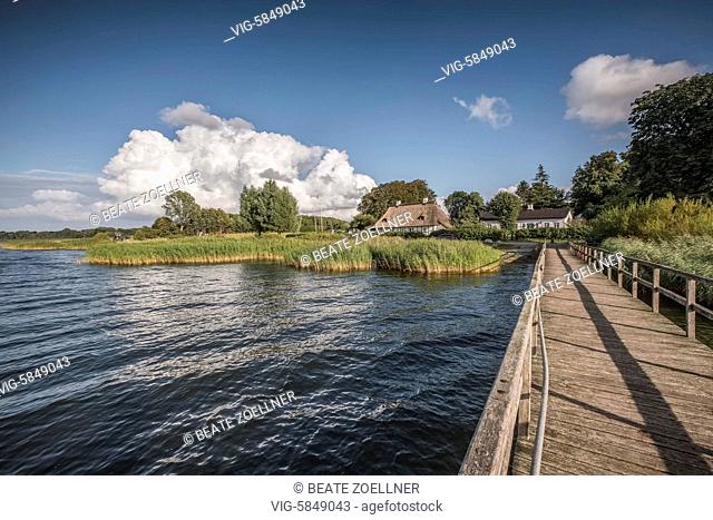 Bade- und Bootssteg in Sieseby an der Schlei an einem sommerlichen Spätnachmittag - Sieseby, Schleswig-Holstein, Germany, 21/08/2016