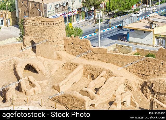 Narin Qal’eh ramparts and the city, Meybod, Yazd Province, Iran, Asia