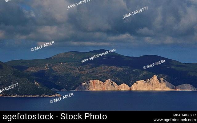 greece, greek islands, ionian islands, kefalonia, west coast, myrtos beach, dream bay, white beach, steep coast, blue sea, green sea, turquoise sea, waves, surf