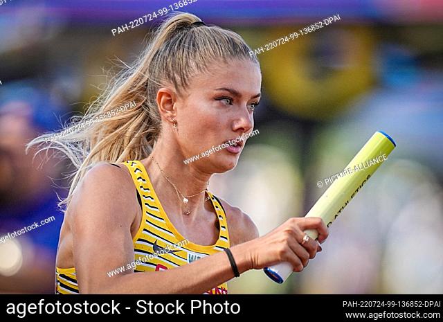 23 July 2022, US, Eugene: Athletics: World Championship, 4x400m Relay: Alica Schmidt from Germany runs. Photo: Michael Kappeler/dpa