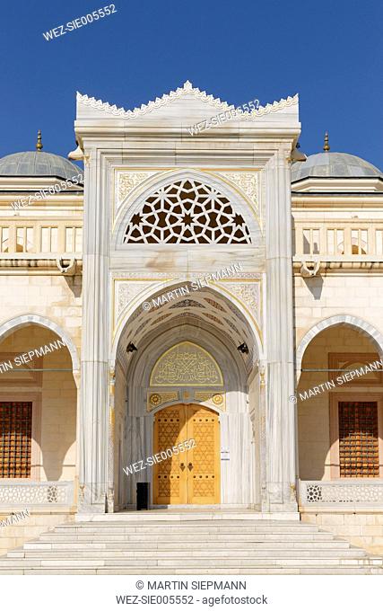 Turkey, Adana, Sabanci Central Mosque, gate to forecourt