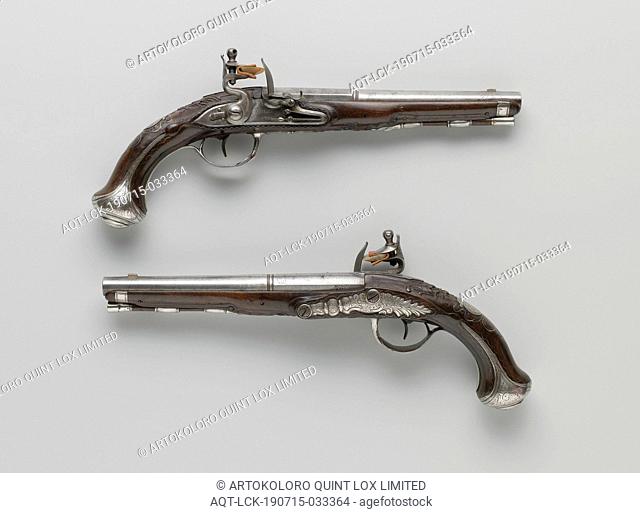 Flint gun, Part of a couple. The lock plate bears a signature. The barrel is decorated with arabesques, the arms of the van Hees van Berkel family and two small...