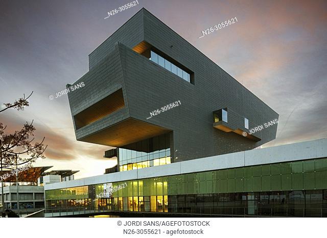 Buildign Design HUB Barcelona, Museu del Disseny, by MBM arquitectos. Barcelona, Catalonia, Spain