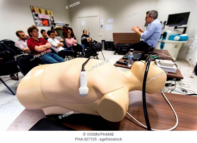 Medical training, Patient simulator, SimMan 3G®, plateform iLumens, Paris-Descartes university