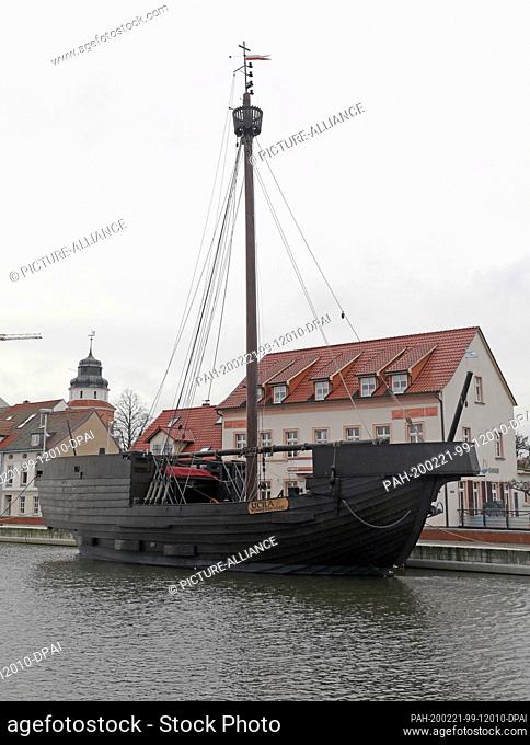 20 February 2020, Mecklenburg-Western Pomerania, Ueckermünde: The Pomeranian cog ""Ucra"" in the city harbour. Photo: Bernd Wüstneck/dpa-Zentralbild/ZB