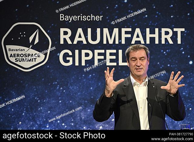 Markus SOEDER (Prime Minister of Bavaria and CSU Chairman) during his speech, gesture, single image, cut single motif, half figure, half figure