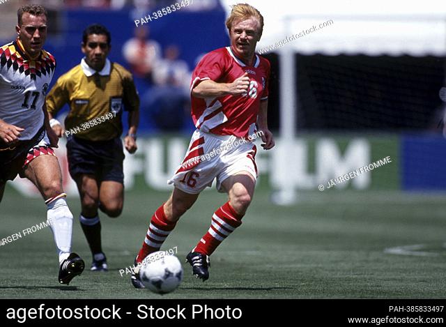 firo, 10.07.1994 Archive image, archive photo, archive, archive photos Football, Soccer, WORLD CUP 1994 USA Quarterfinals: Bulgaria - Germany 2:1 Ilian Kiriakov