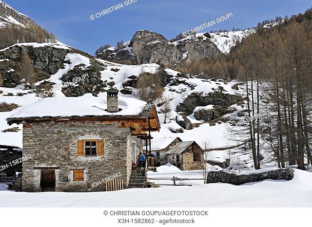 hameau Le Monal, Sainte-Foy-Tarentaise, departement de Savoie, region Rhone-Alpes, France, Europe//Le Monal hamlet of Sainte-Foy-Tarentaise, Savoie department